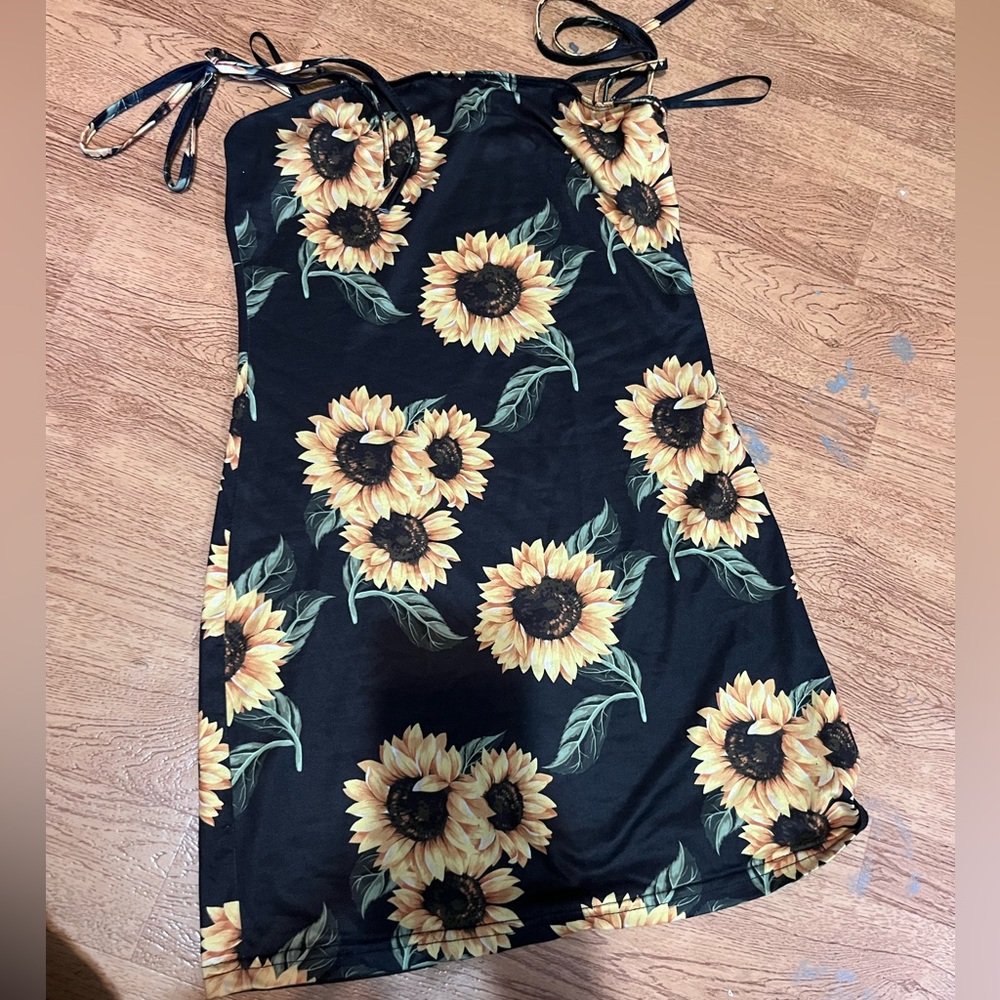 Sunflower dress size small
